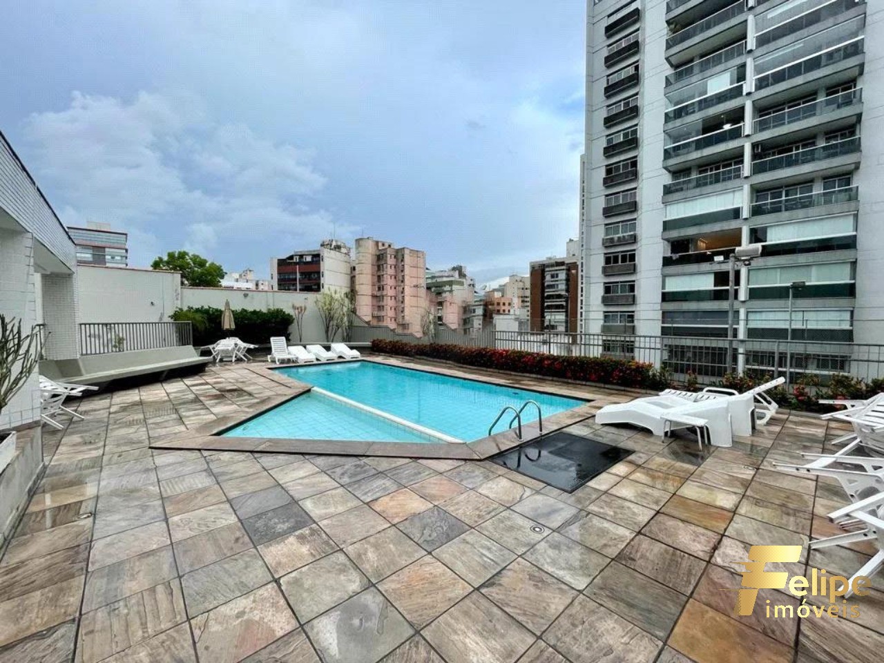 Apartamento à venda com 4 quartos, 150m² - Foto 3