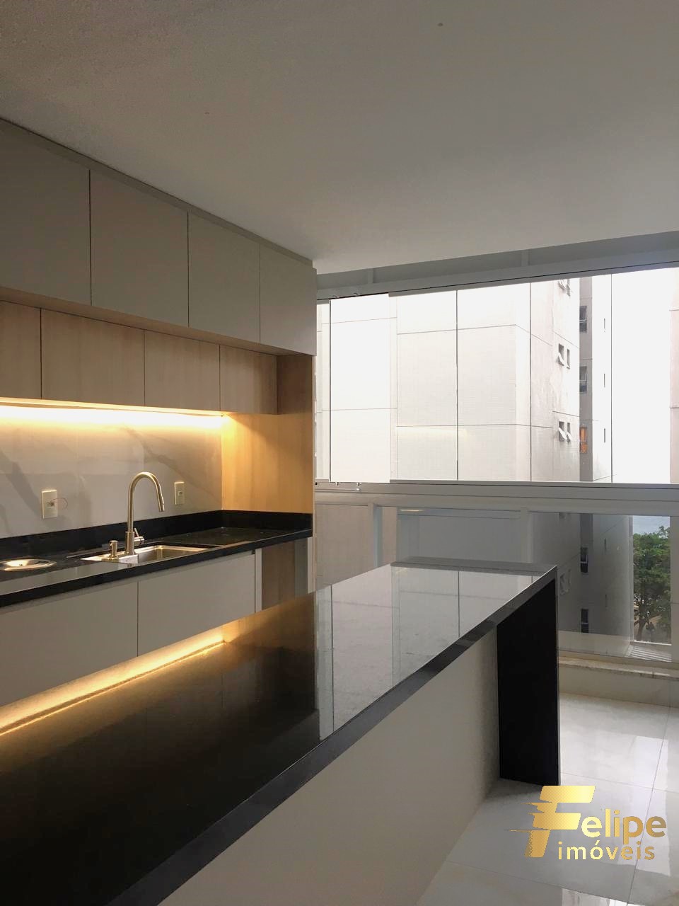 Apartamento à venda com 3 quartos, 115m² - Foto 1