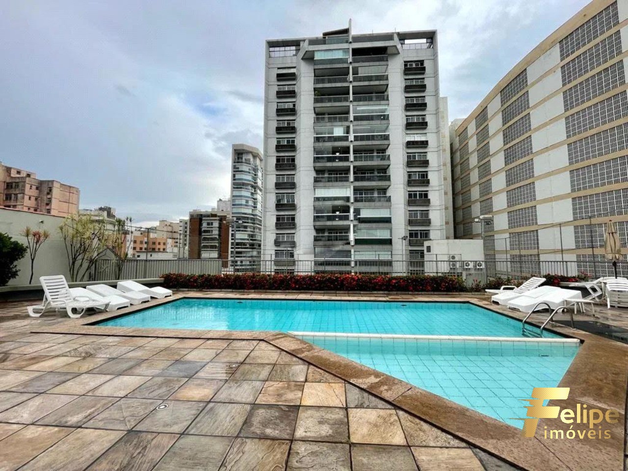 Apartamento à venda com 4 quartos, 150m² - Foto 1