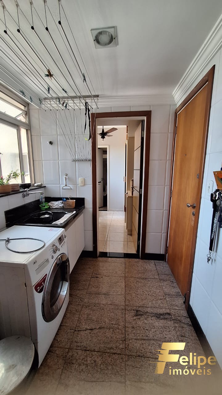 Apartamento à venda com 3 quartos, 150m² - Foto 2