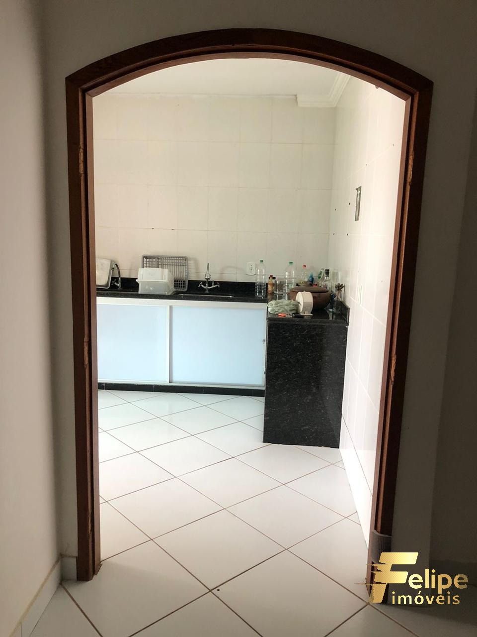 Casa à venda com 6 quartos, 160m² - Foto 4