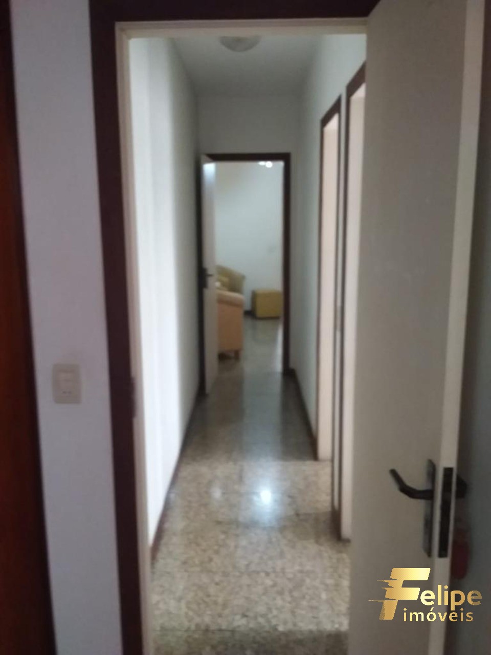 Apartamento à venda com 3 quartos, 140m² - Foto 3