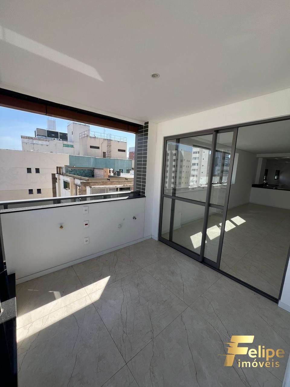 Apartamento à venda com 3 quartos, 100m² - Foto 3