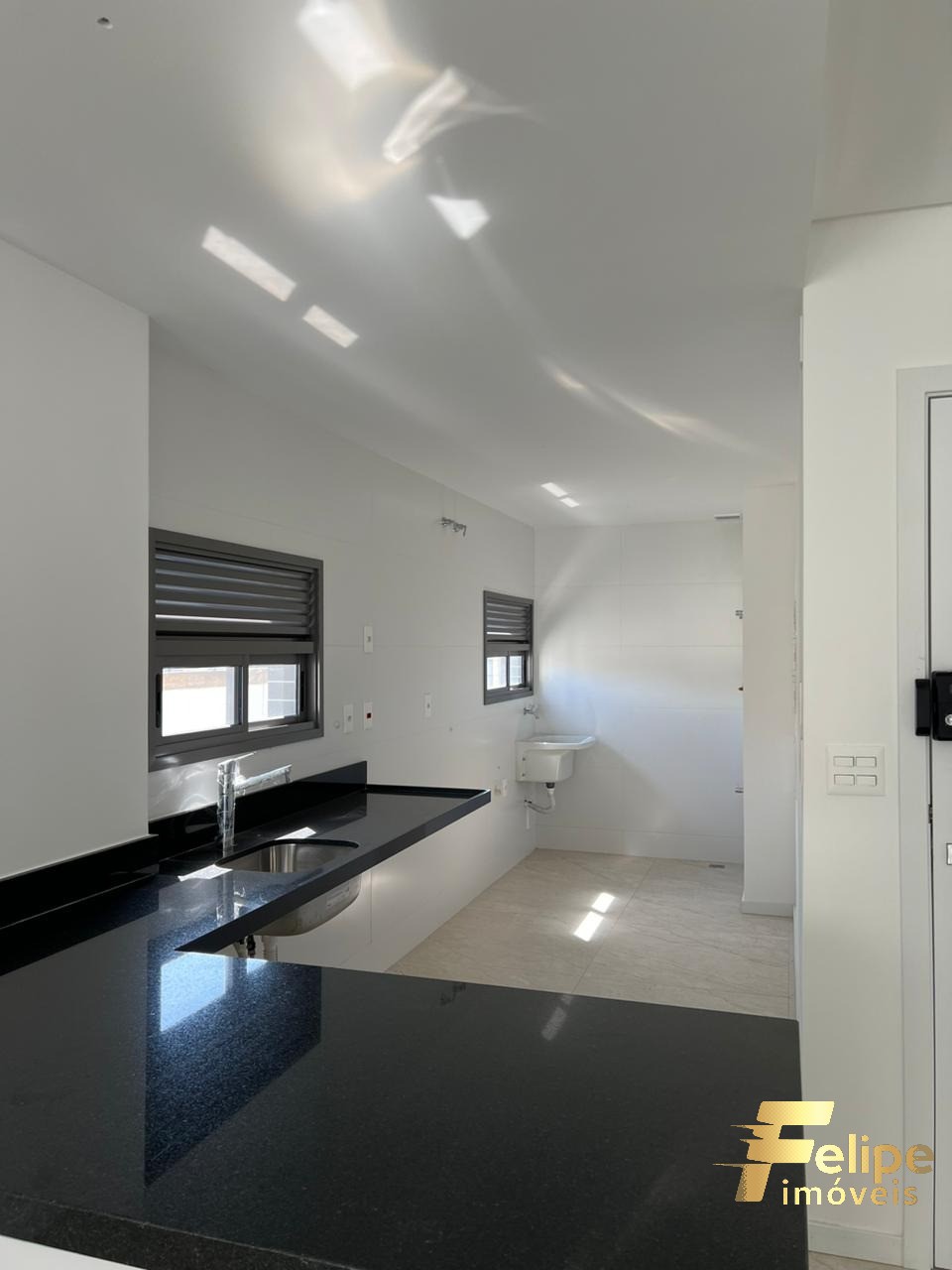 Apartamento à venda com 3 quartos, 100m² - Foto 12