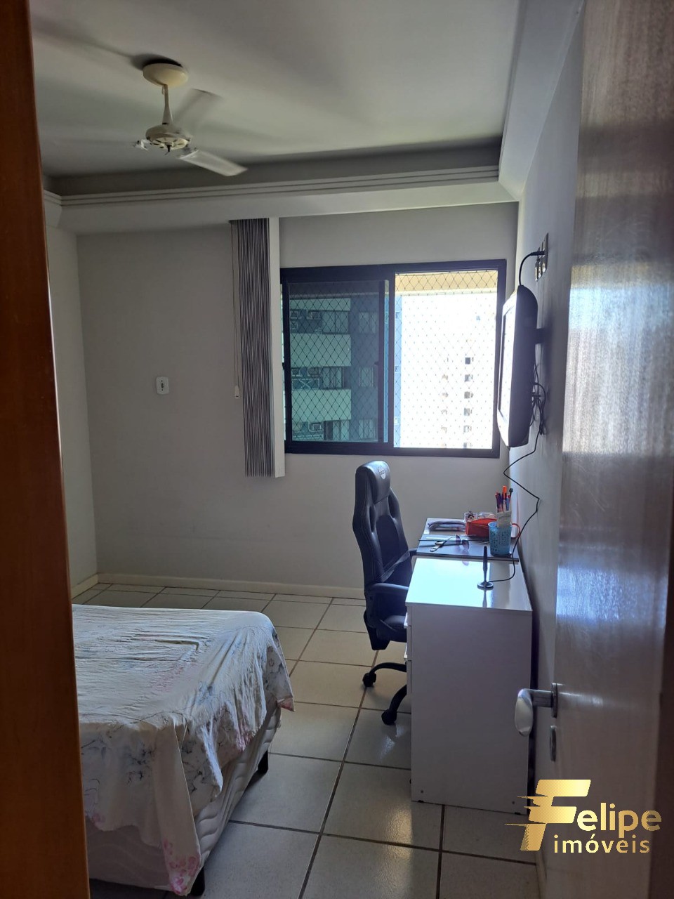 Apartamento à venda com 4 quartos, 180m² - Foto 2