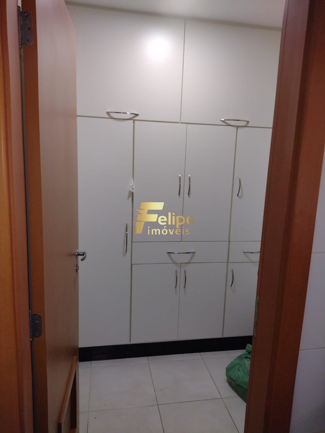 Apartamento à venda com 4 quartos, 150m² - Foto 2