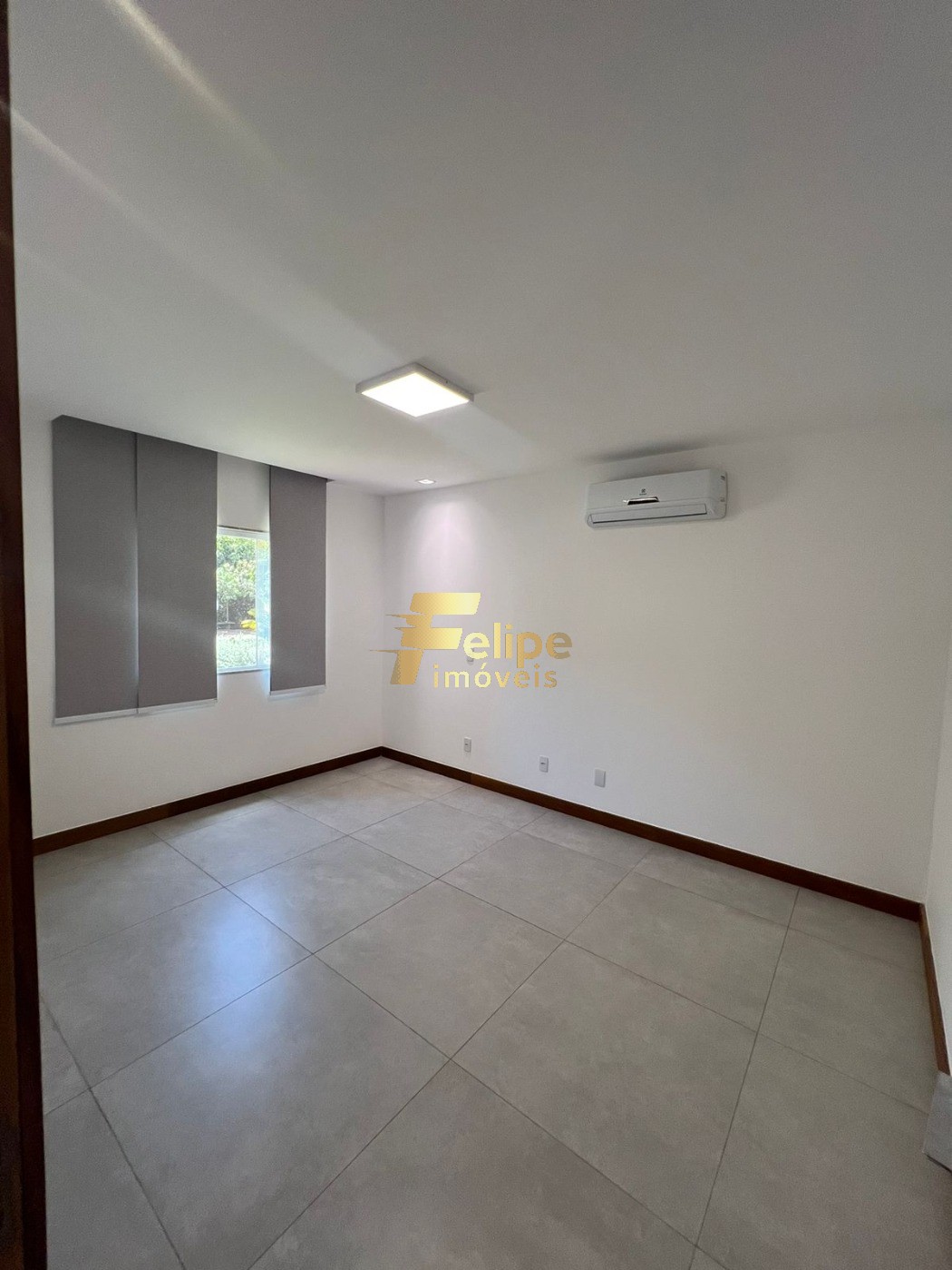 Casa à venda com 4 quartos, 300m² - Foto 4