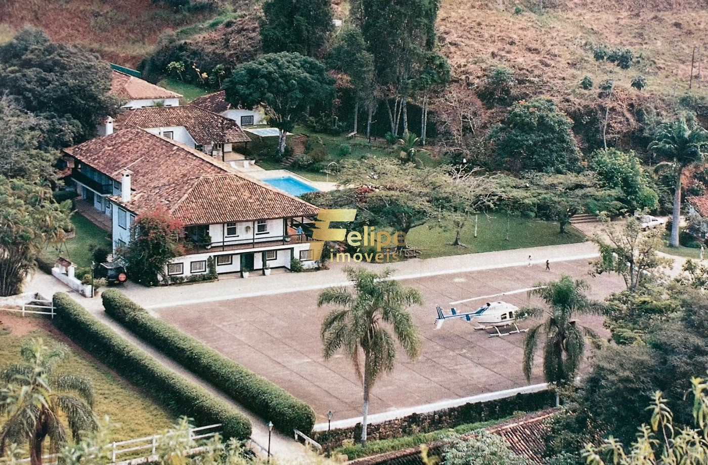 Fazenda à venda com 11 quartos, 165m² - Foto 1