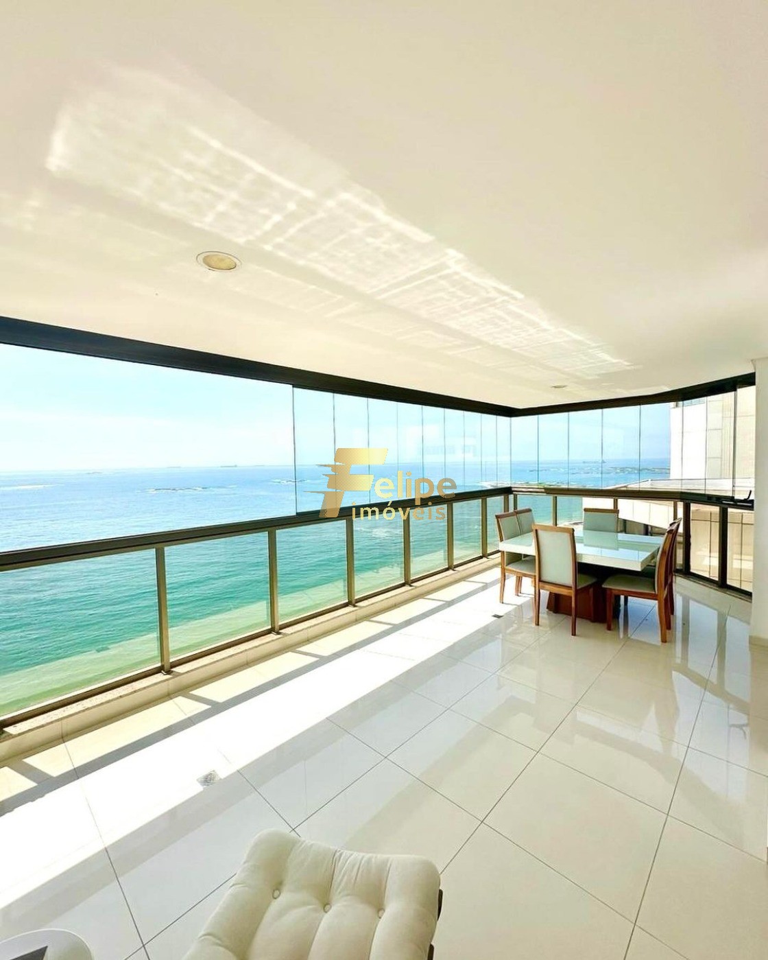 Uma vista panorâmica do mar de itapuã a sua espera!!!