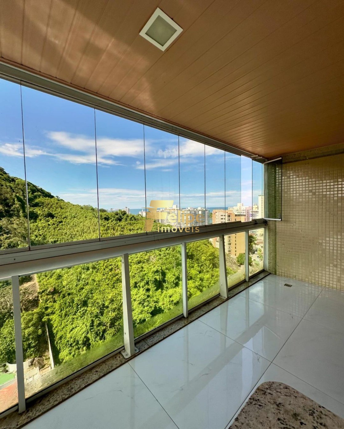 Apartamento frente ao morro do moreno no parque das castanhe