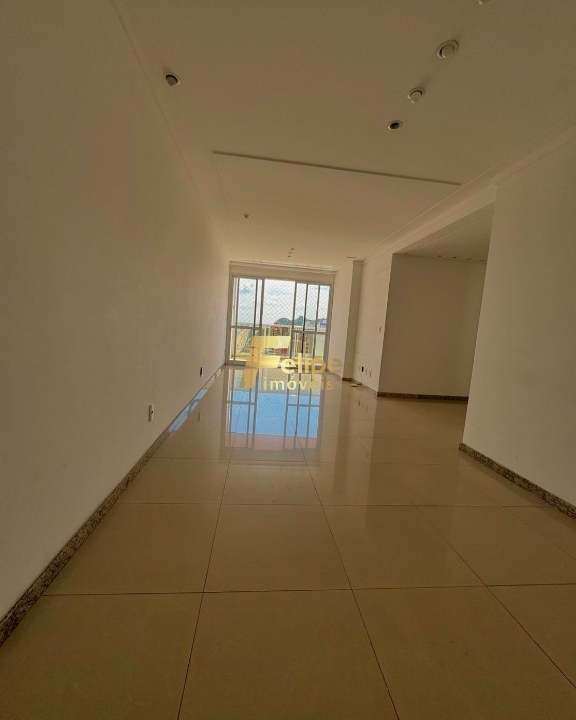 Apartamento à venda com 3 quartos, 130m² - Foto 2