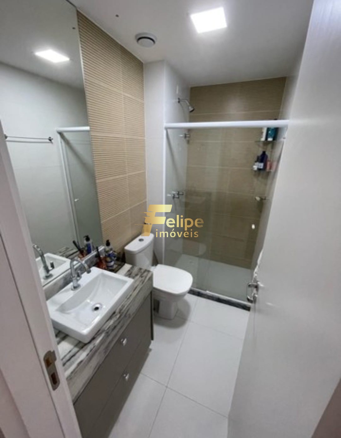 Apartamento à venda com 2 quartos, 65m² - Foto 2