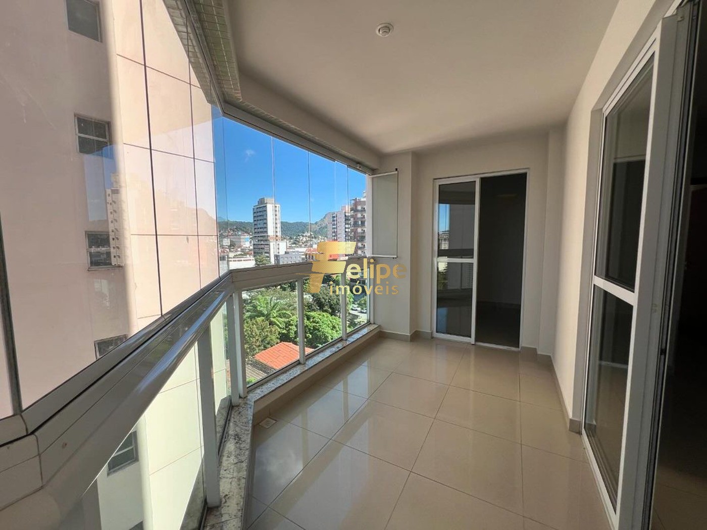 Apartamento à venda com 2 quartos, 62m² - Foto 2