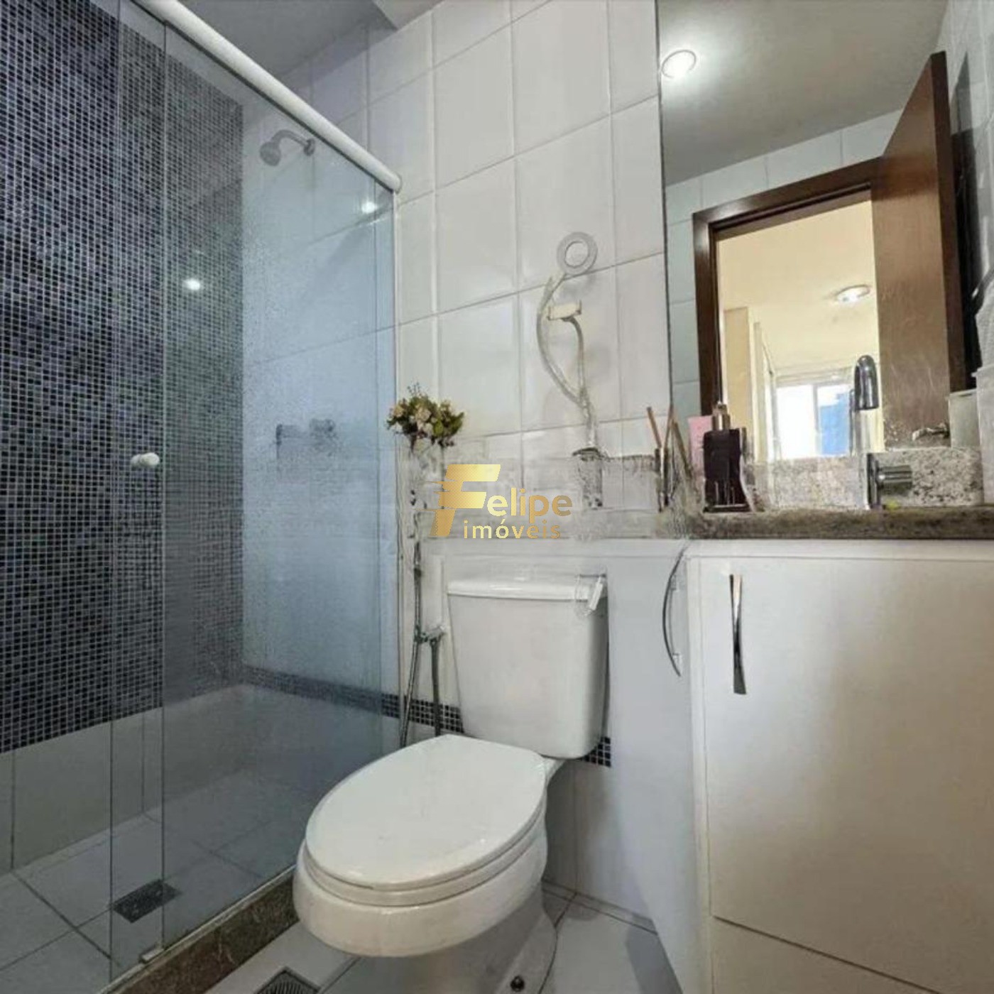 Apartamento à venda com 2 quartos, 65m² - Foto 9