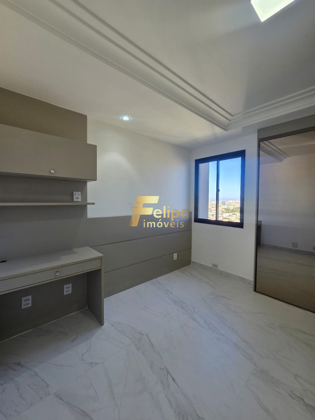 Apartamento à venda com 3 quartos, 130m² - Foto 2