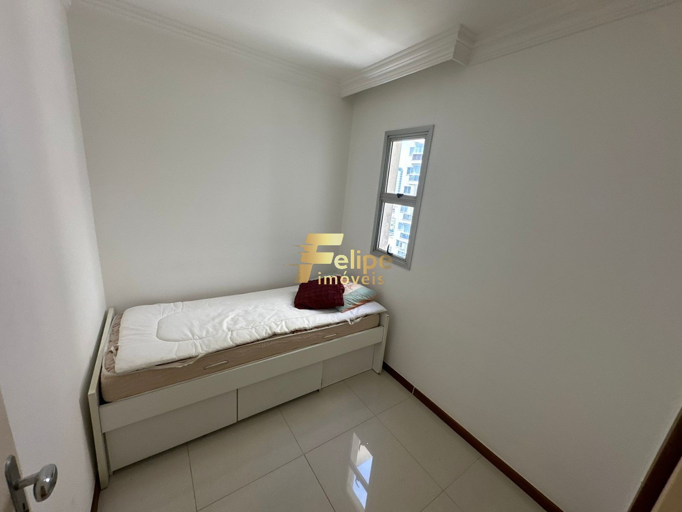 Apartamento à venda com 2 quartos, 65m² - Foto 3