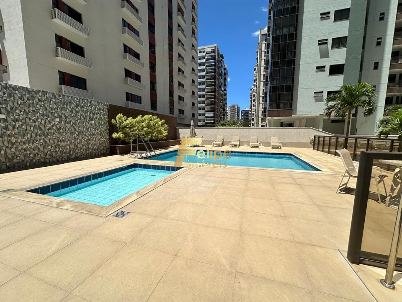 Apartamento à venda com 4 quartos, 180m² - Foto 2