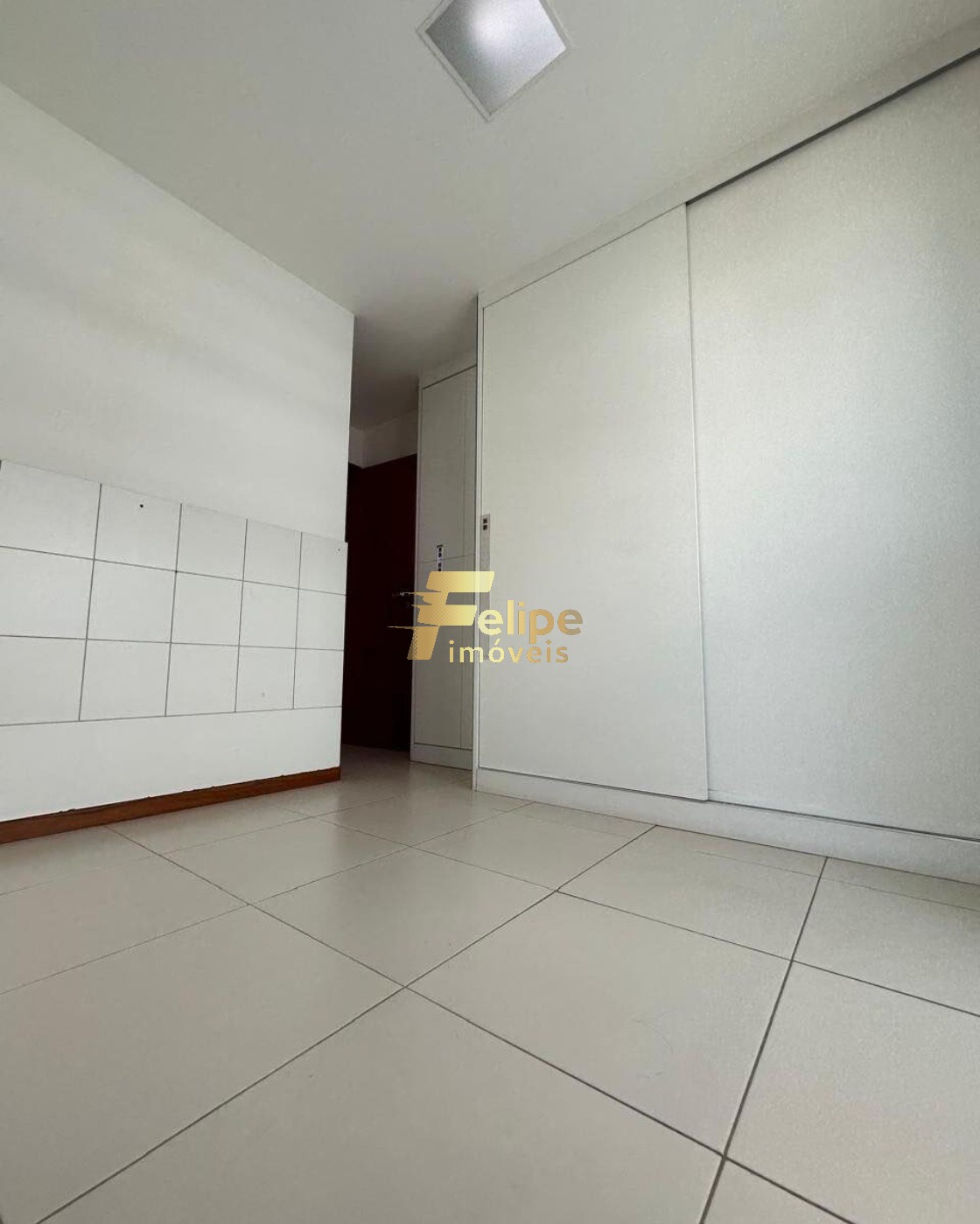 Apartamento à venda com 2 quartos, 75m² - Foto 3