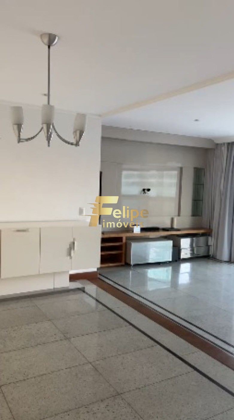 Apartamento à venda com 4 quartos, 220m² - Foto 1