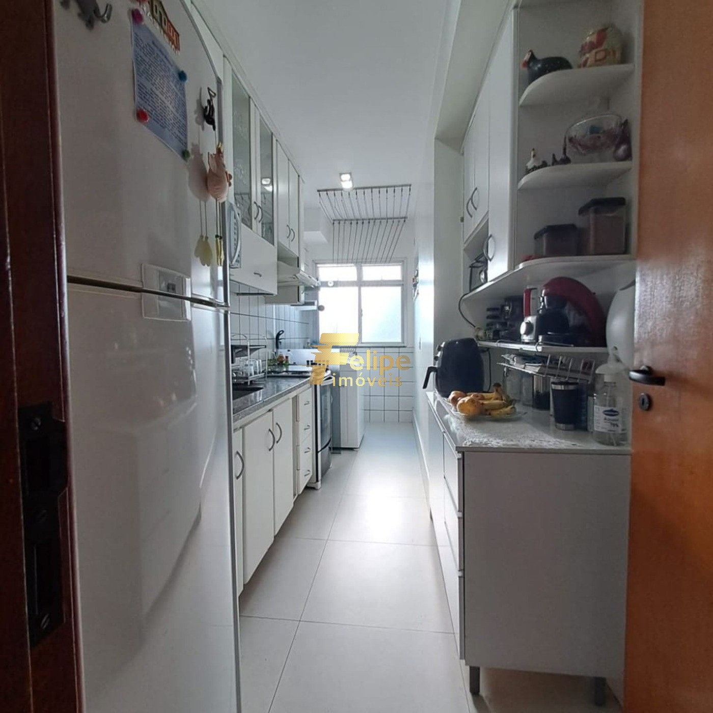 Apartamento à venda com 3 quartos, 83m² - Foto 2