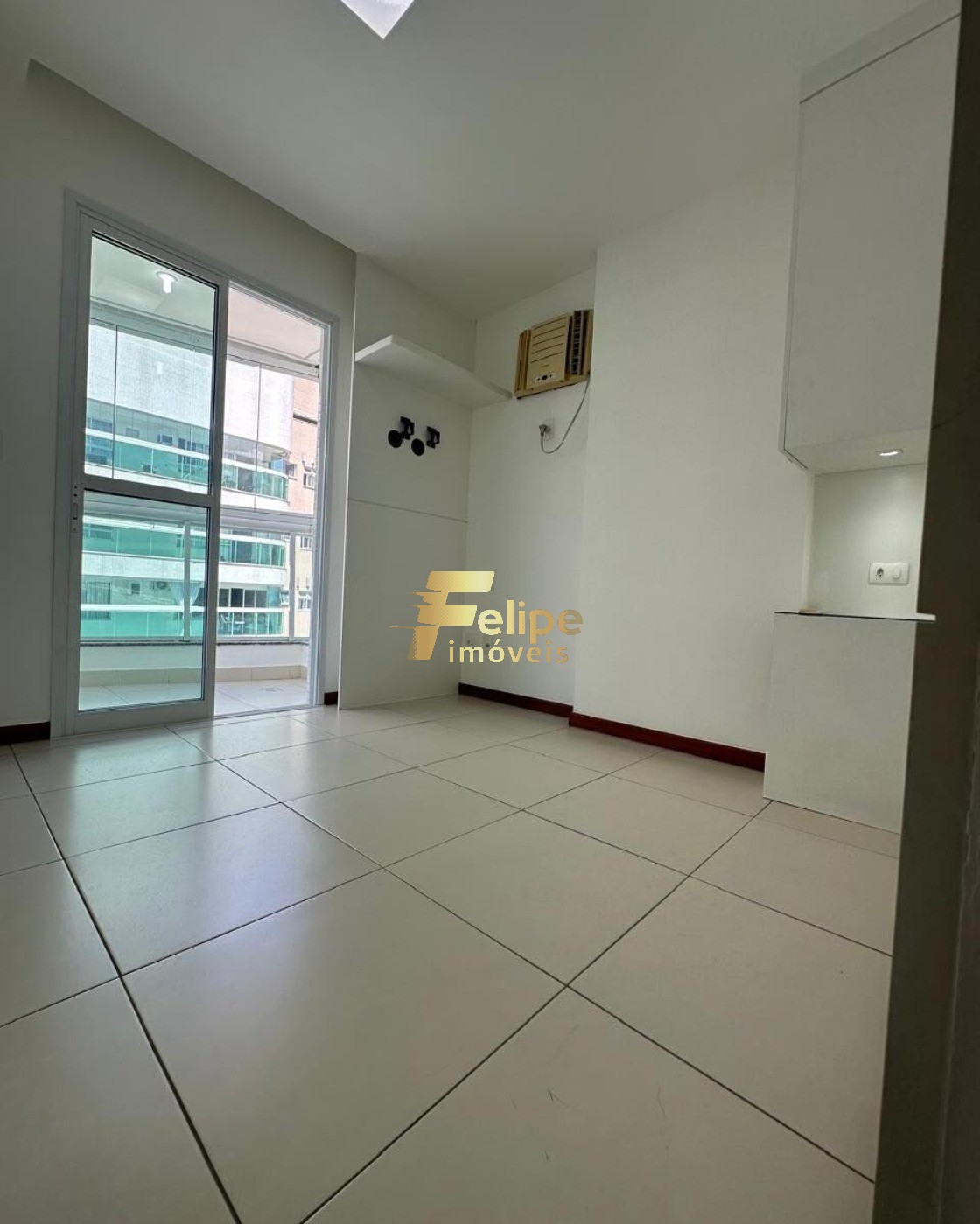 Apartamento à venda com 2 quartos, 75m² - Foto 4