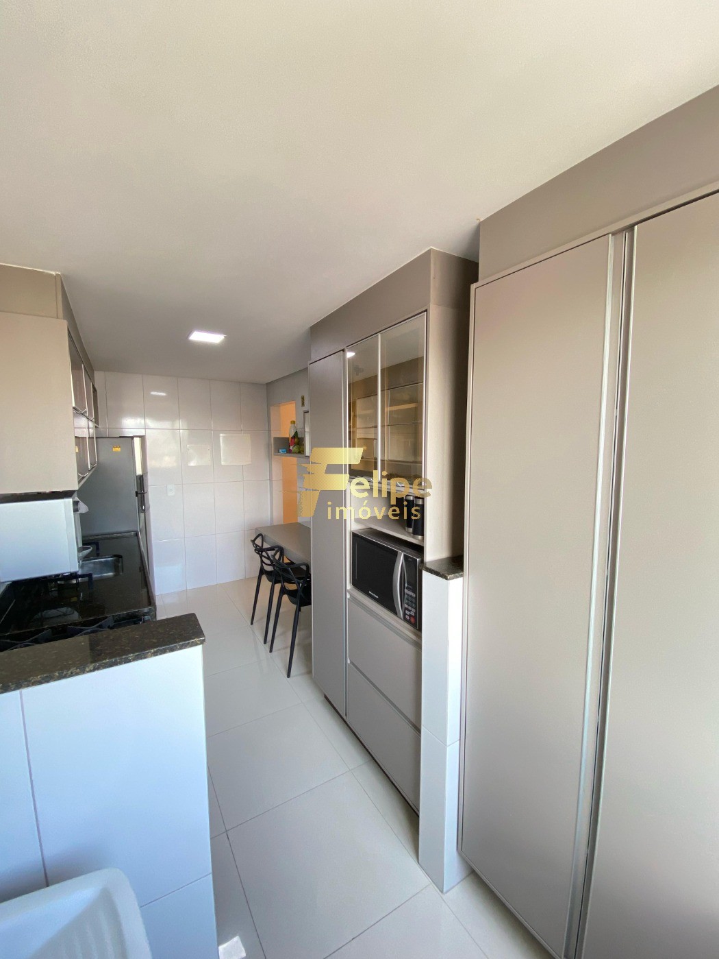 Apartamento à venda com 3 quartos, 98m² - Foto 4