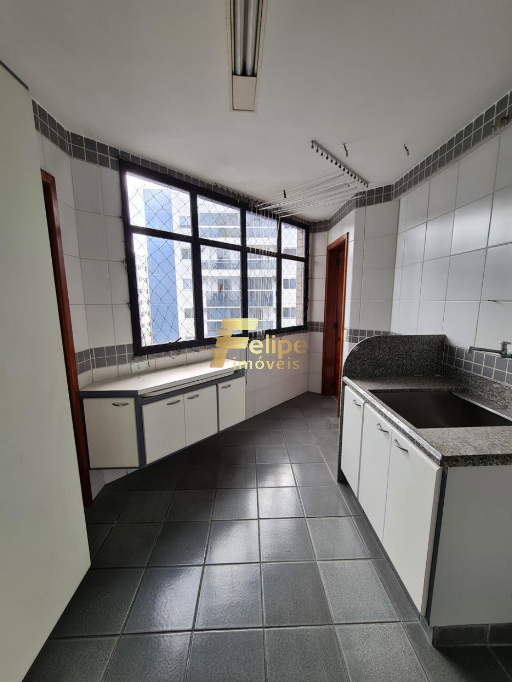 Apartamento à venda com 4 quartos, 228m² - Foto 12