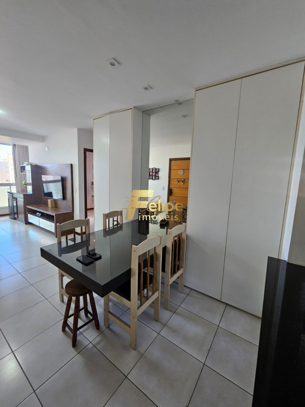 Apartamento à venda com 2 quartos, 75m² - Foto 18