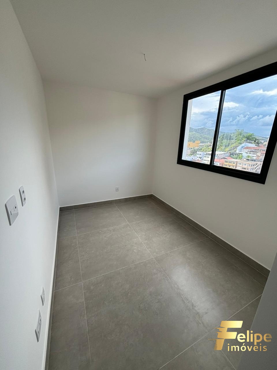 Apartamento à venda com 2 quartos, 66m² - Foto 2