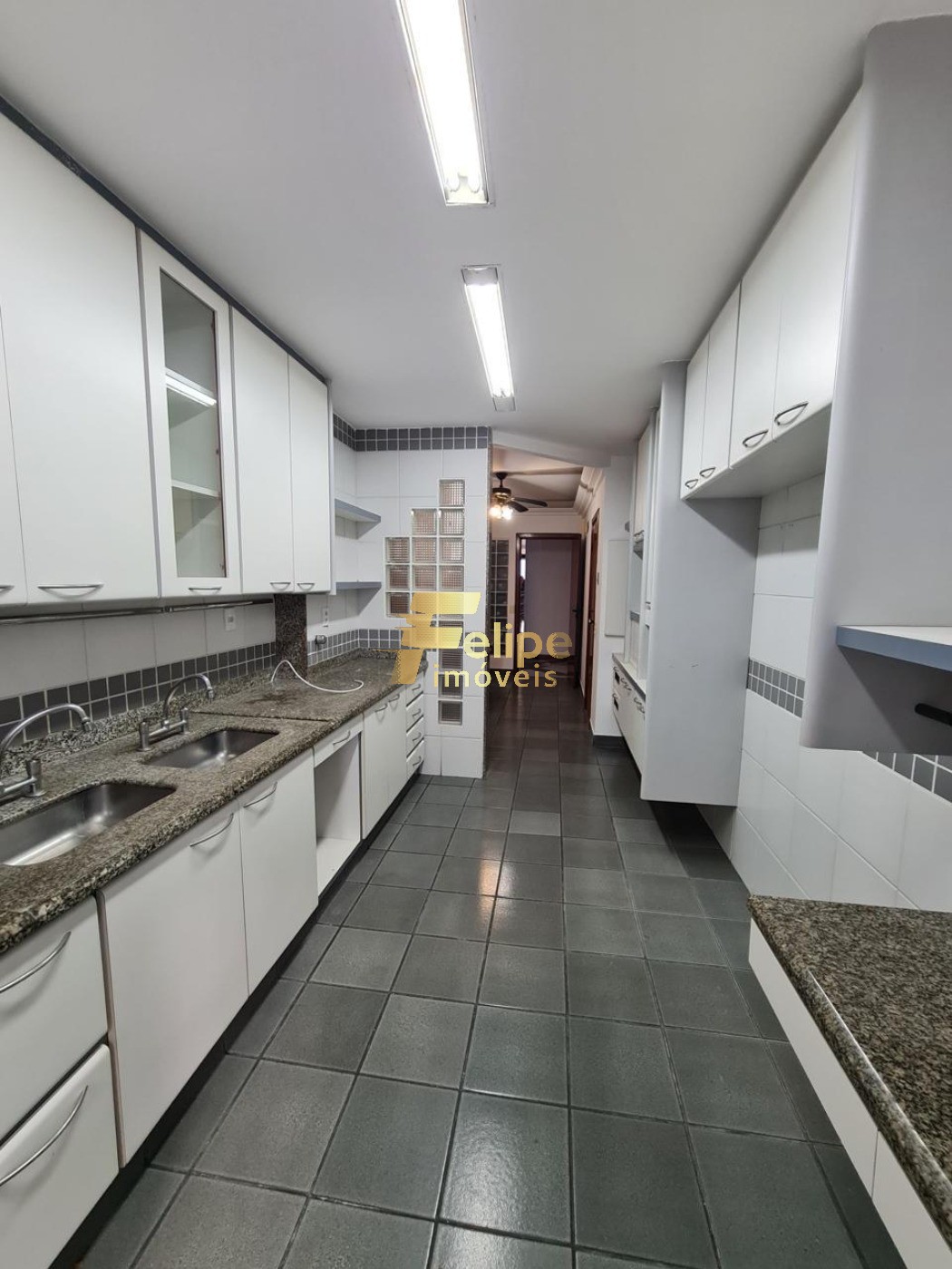 Apartamento à venda com 4 quartos, 228m² - Foto 13