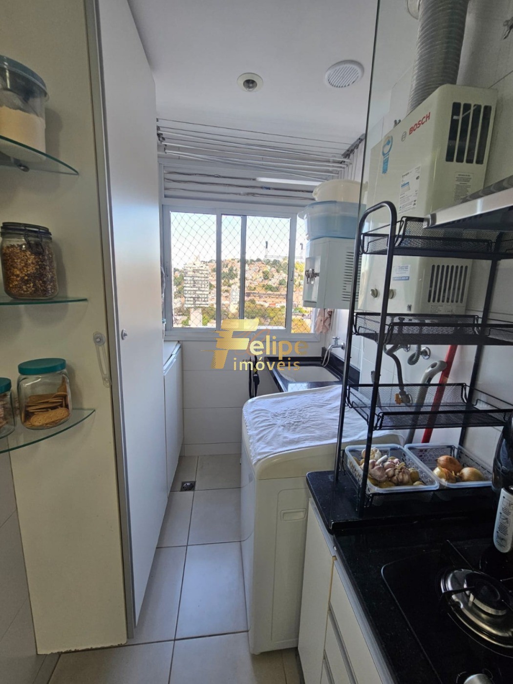 Apartamento à venda com 2 quartos, 75m² - Foto 2