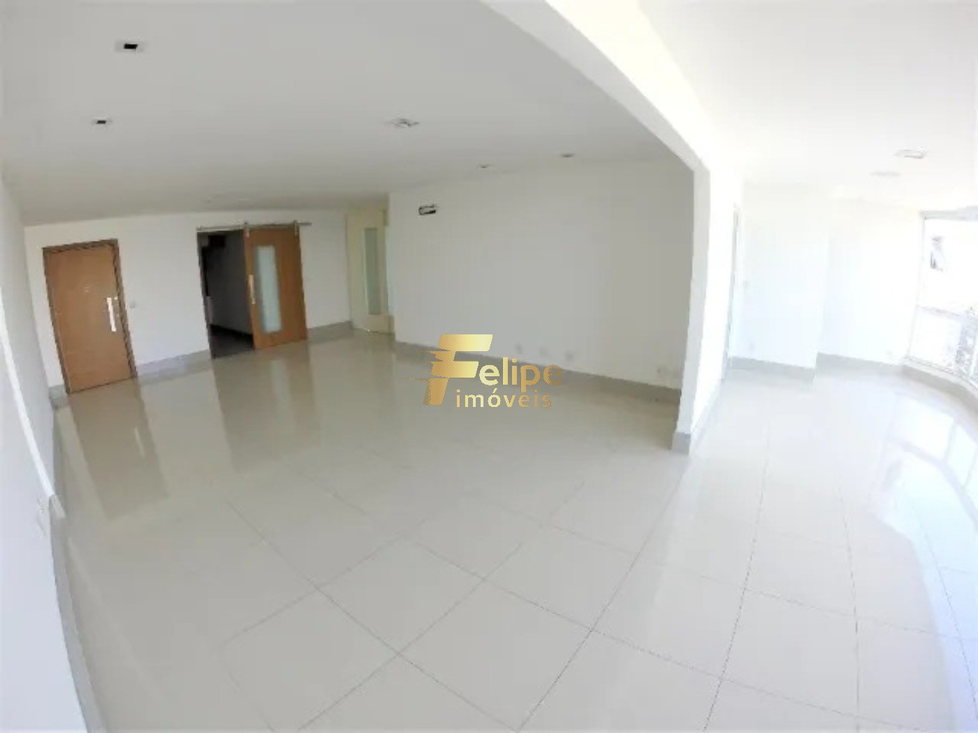 Apartamento à venda com 3 quartos, 182m² - Foto 2