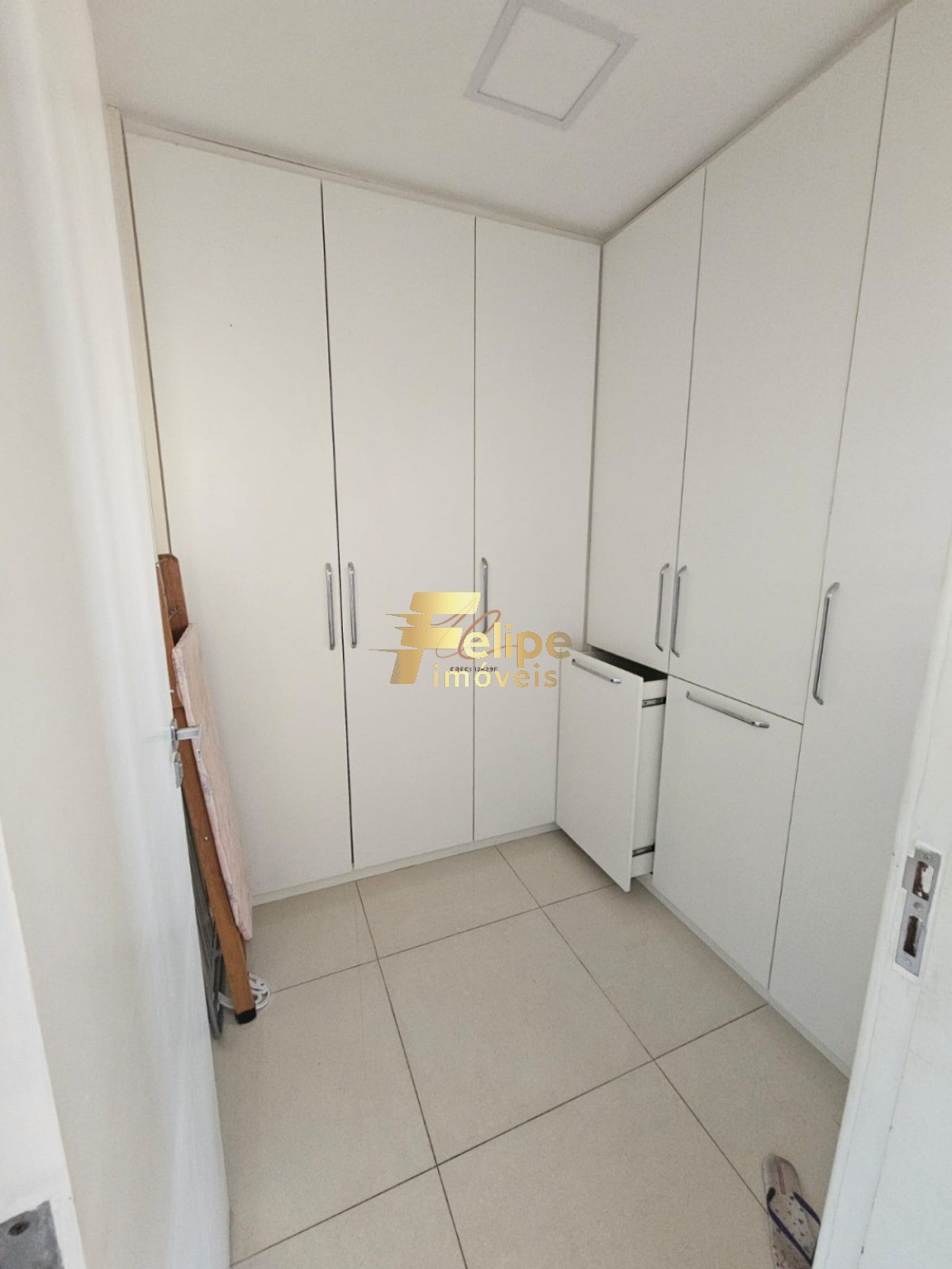 Apartamento à venda com 3 quartos, 138m² - Foto 3