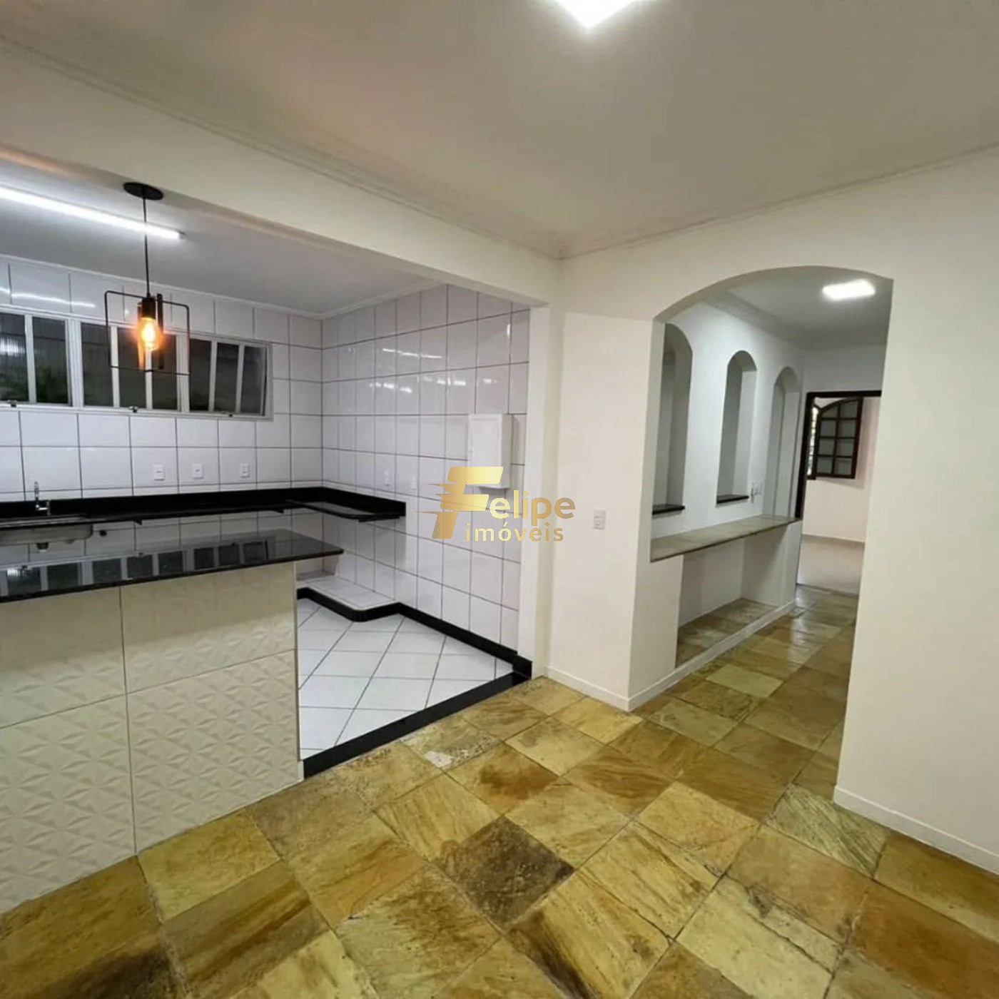 Casa à venda com 4 quartos, 334m² - Foto 3