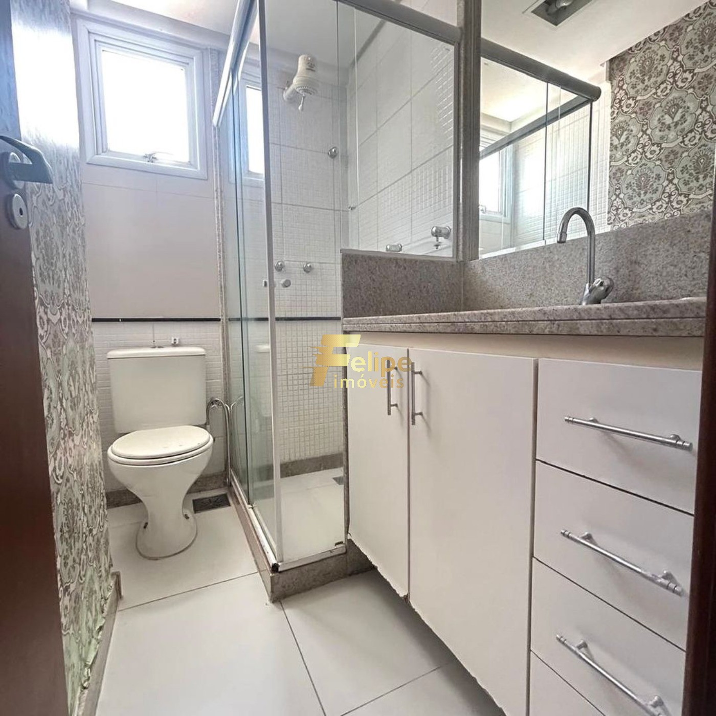 Apartamento à venda com 3 quartos, 110m² - Foto 2