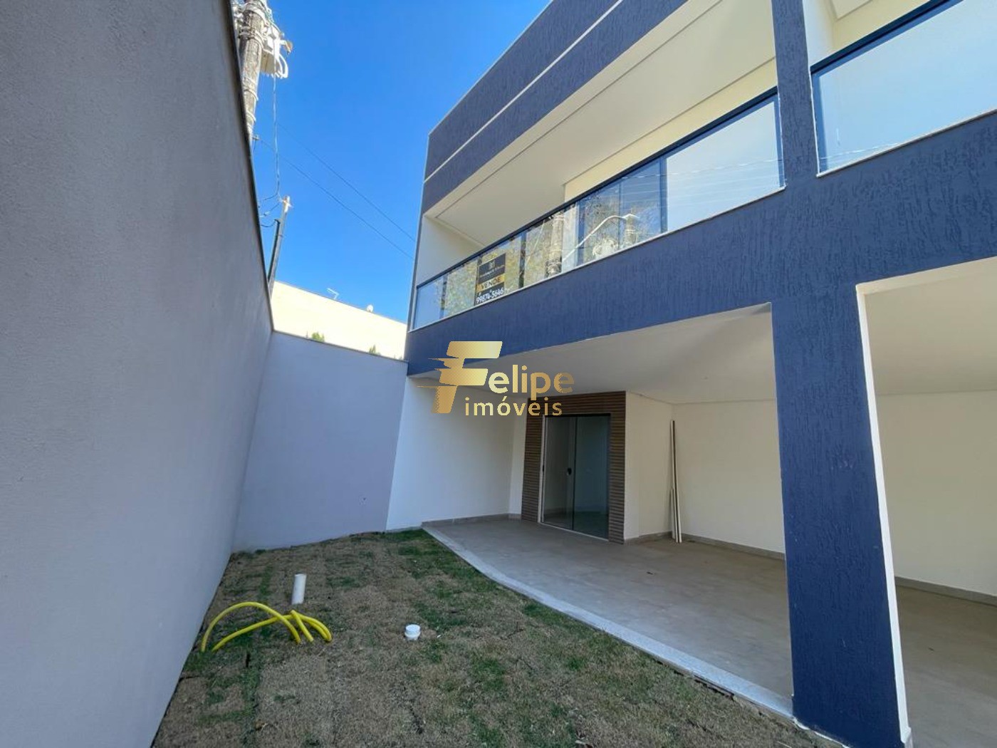 Casa à venda com 3 quartos, 134m² - Foto 1