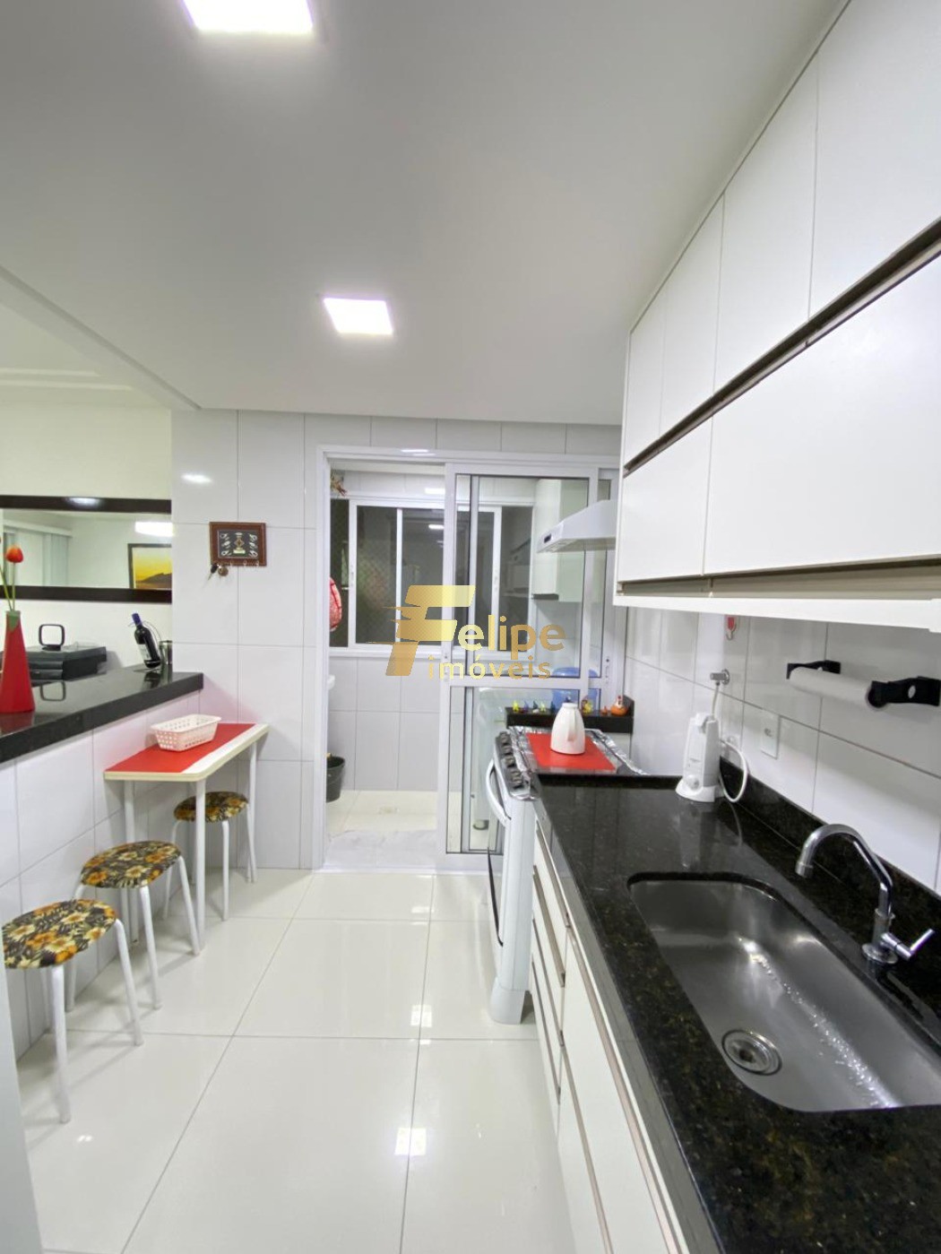 Apartamento à venda com 2 quartos, 70m² - Foto 11