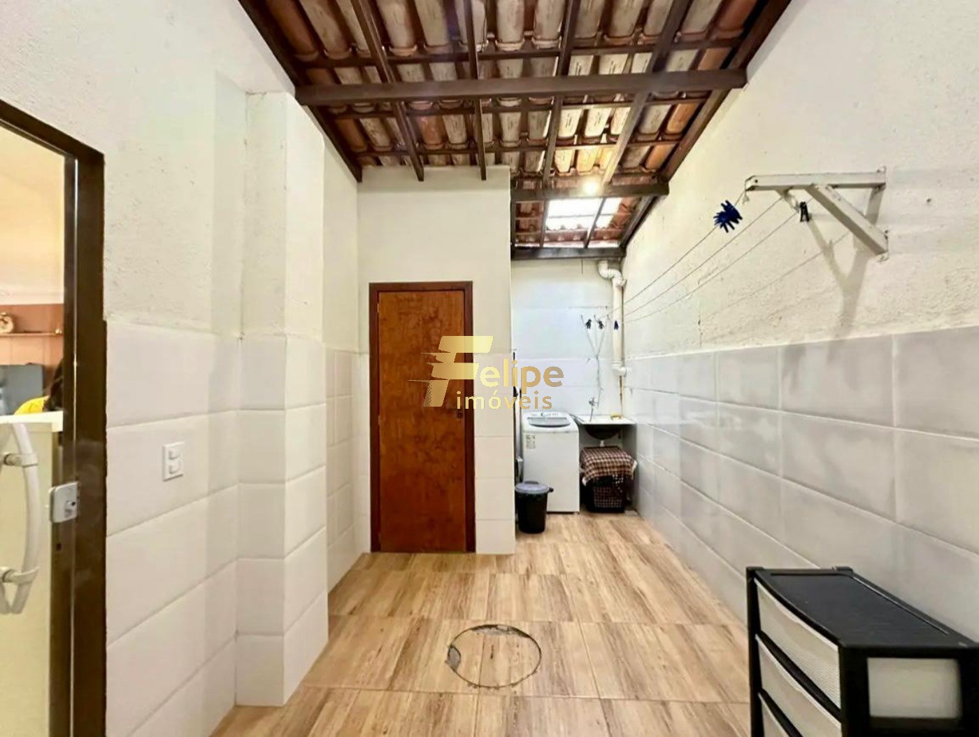 Casa à venda com 2 quartos, 100m² - Foto 2