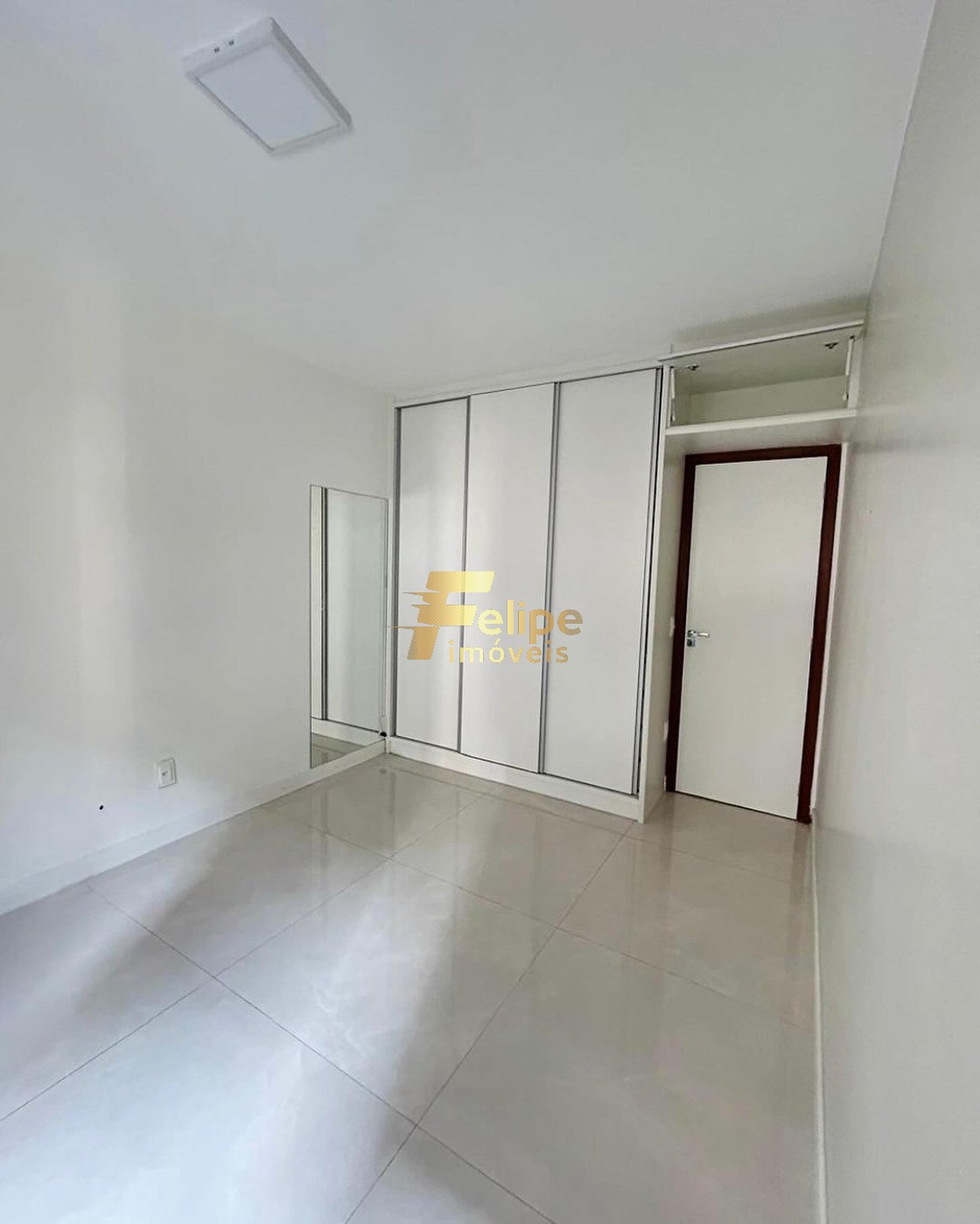 Apartamento à venda com 2 quartos, 90m² - Foto 4