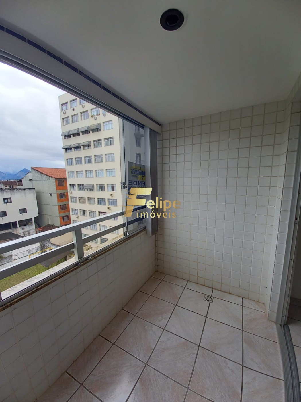 Apartamento à venda com 3 quartos, 90m² - Foto 2