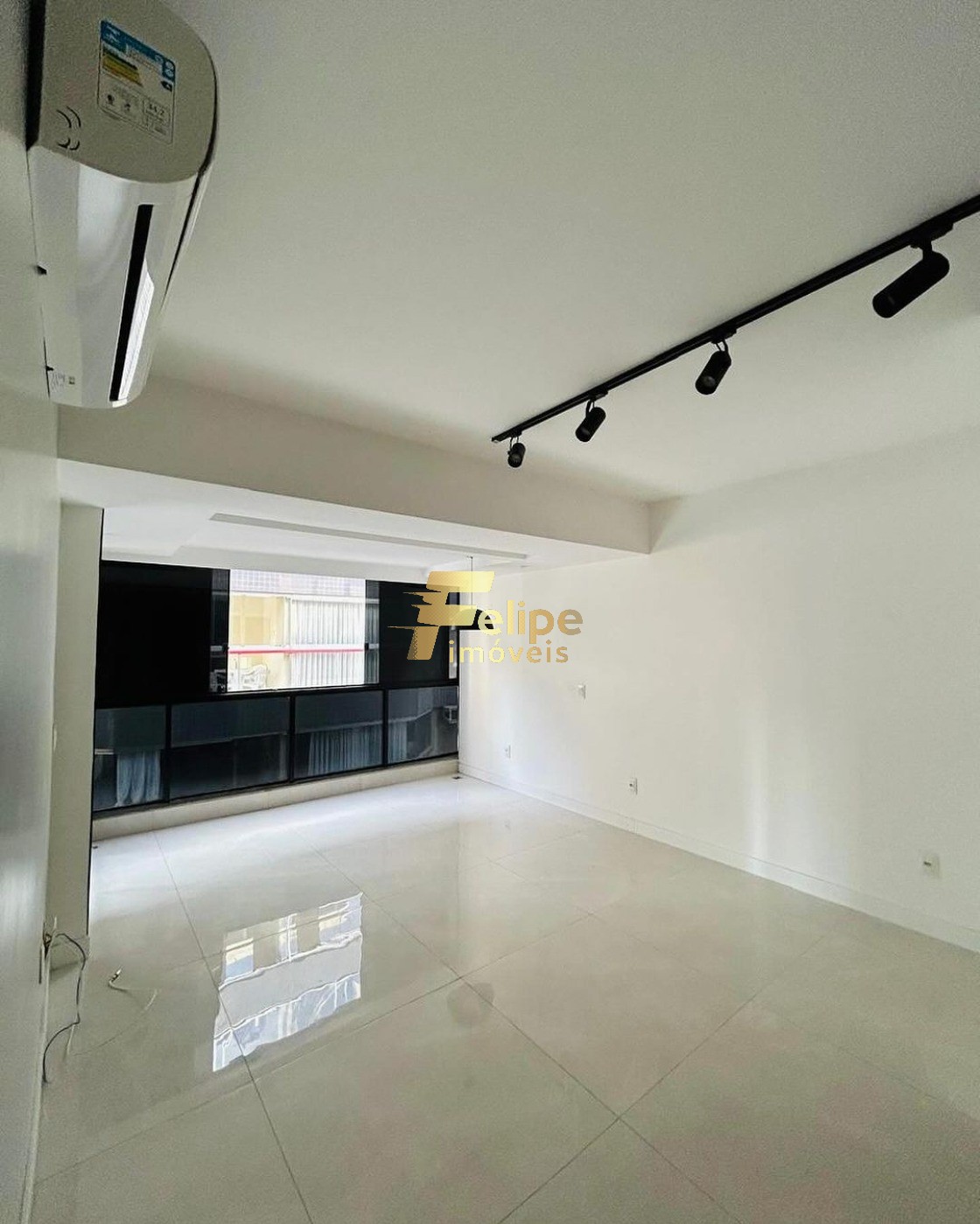 Apartamento à venda com 2 quartos, 90m² - Foto 1