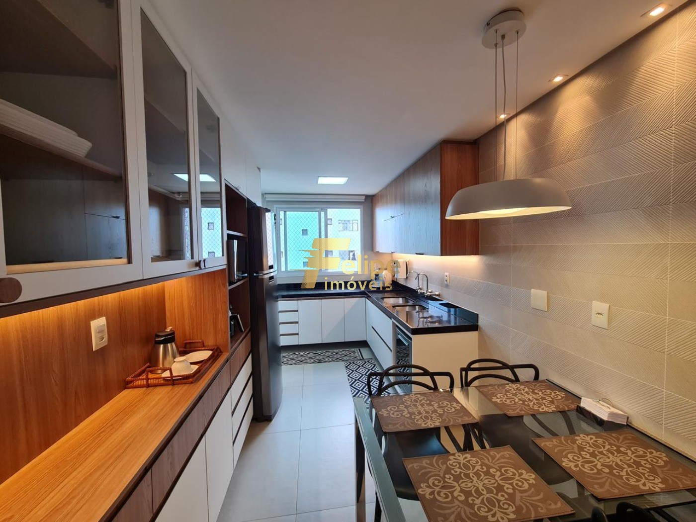 Apartamento à venda com 4 quartos, 200m² - Foto 7