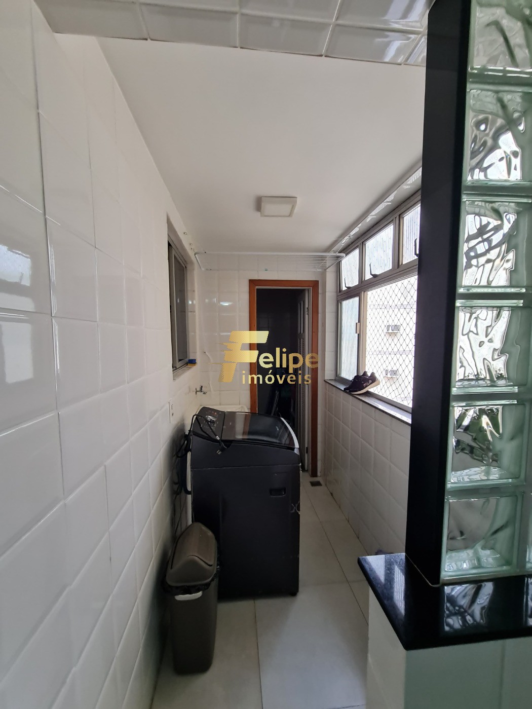 Apartamento à venda com 3 quartos, 90m² - Foto 2