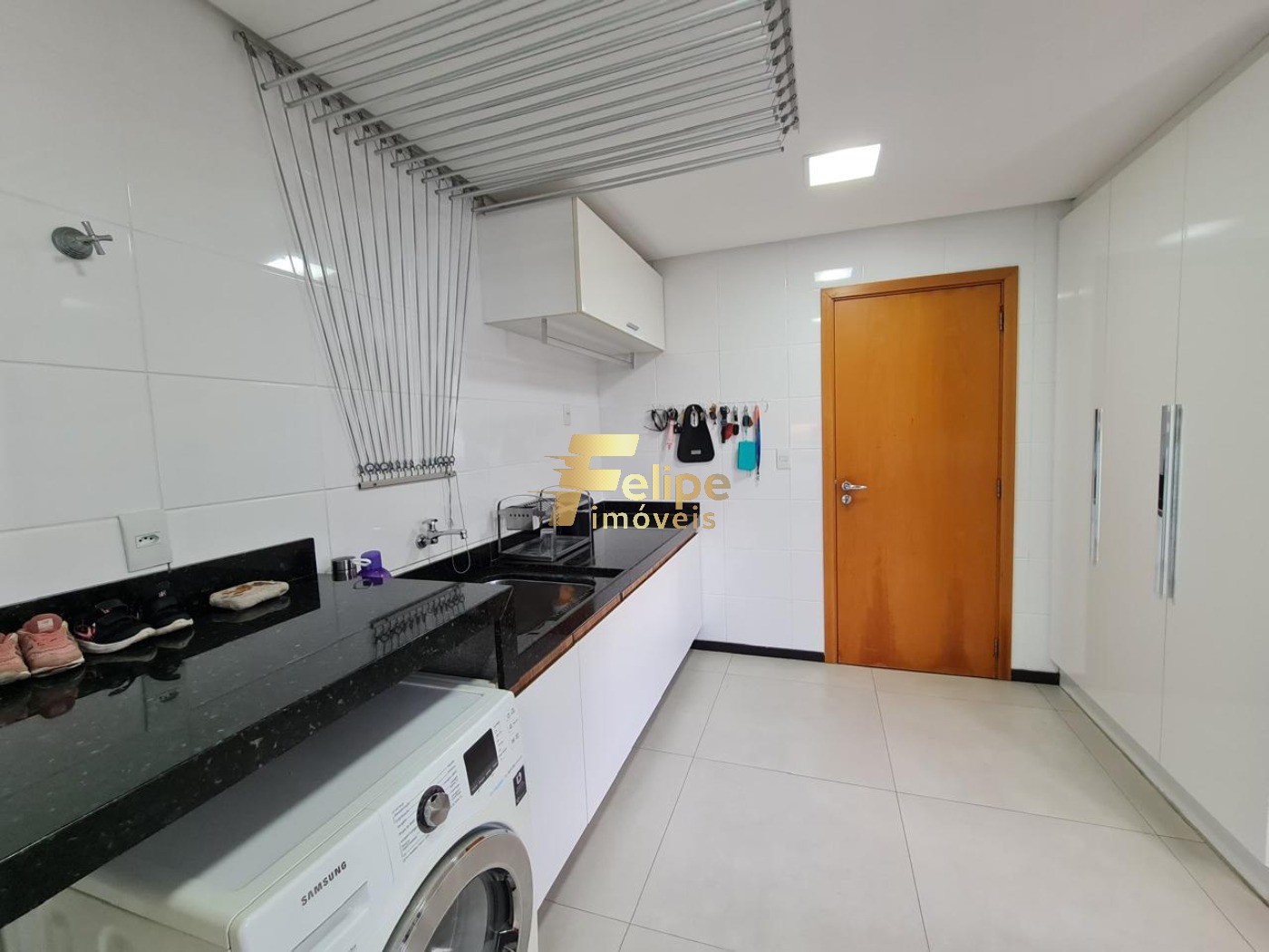 Apartamento à venda com 4 quartos, 200m² - Foto 4