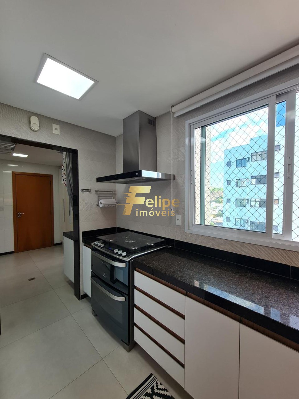 Apartamento à venda com 4 quartos, 200m² - Foto 5