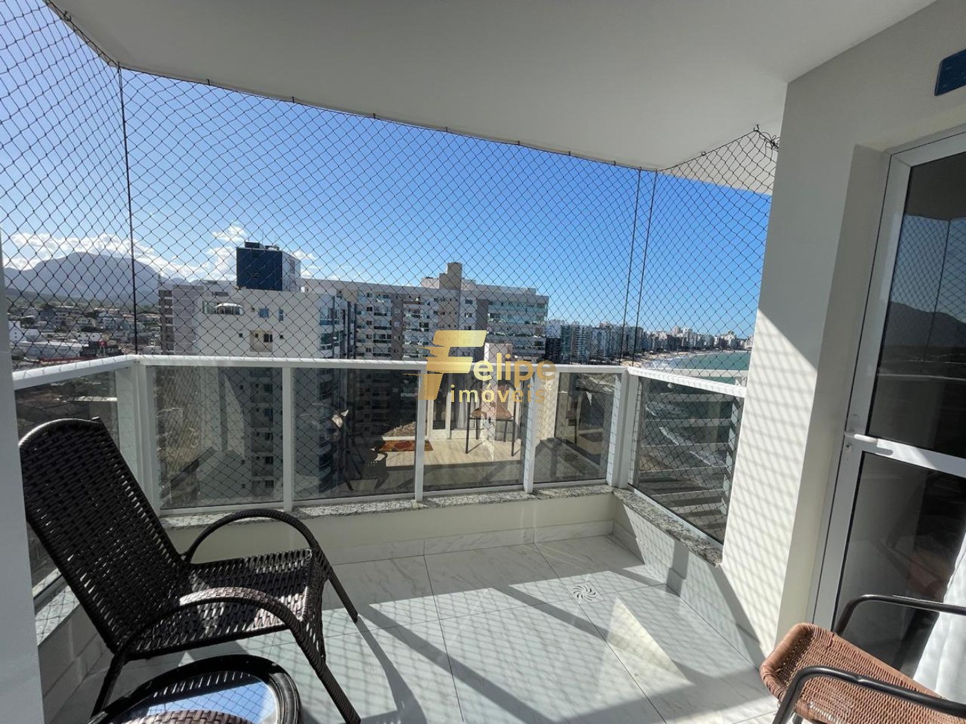 Apartamento à venda com 2 quartos, 75m² - Foto 2