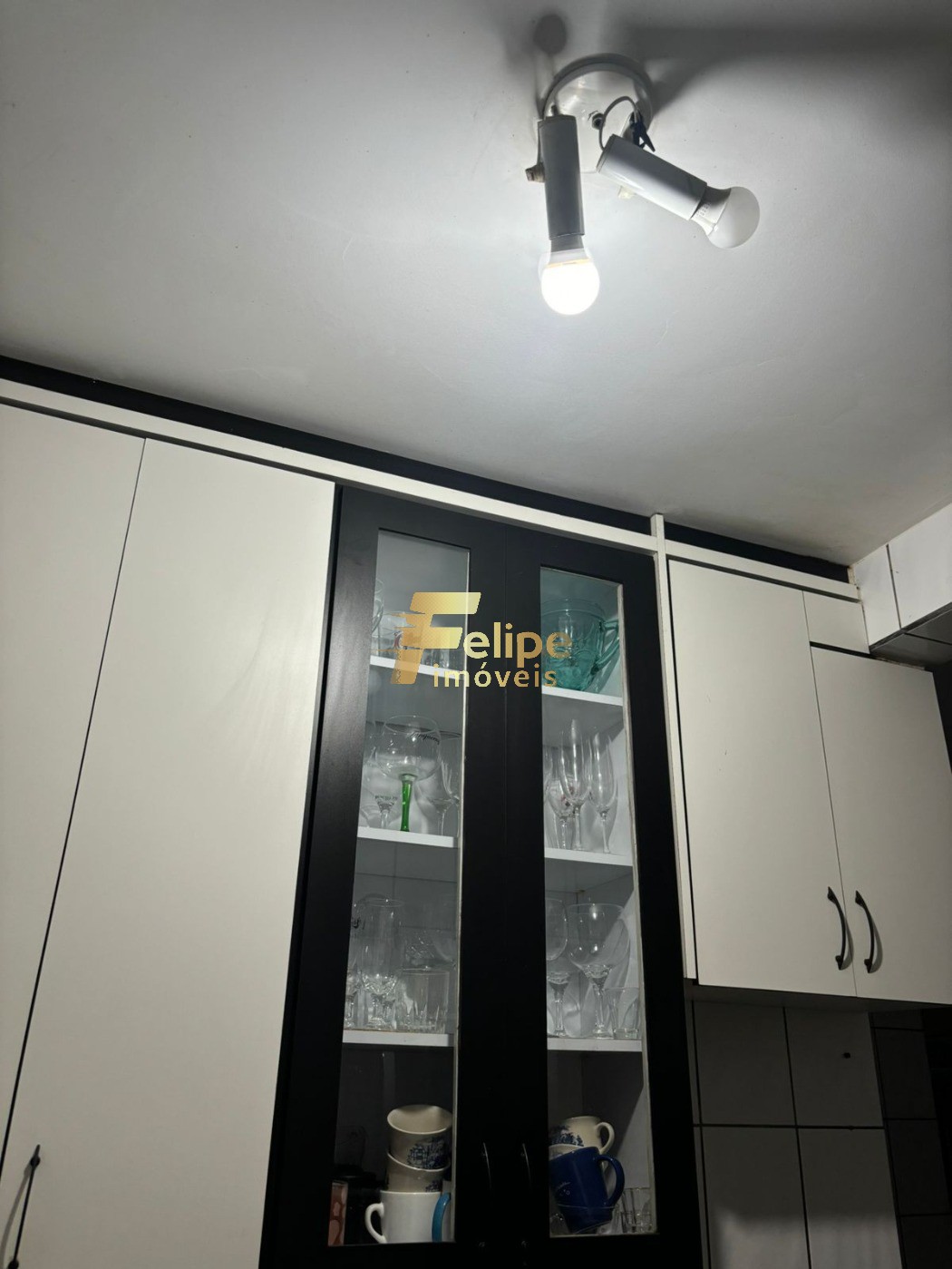 Apartamento à venda com 3 quartos, 85m² - Foto 2