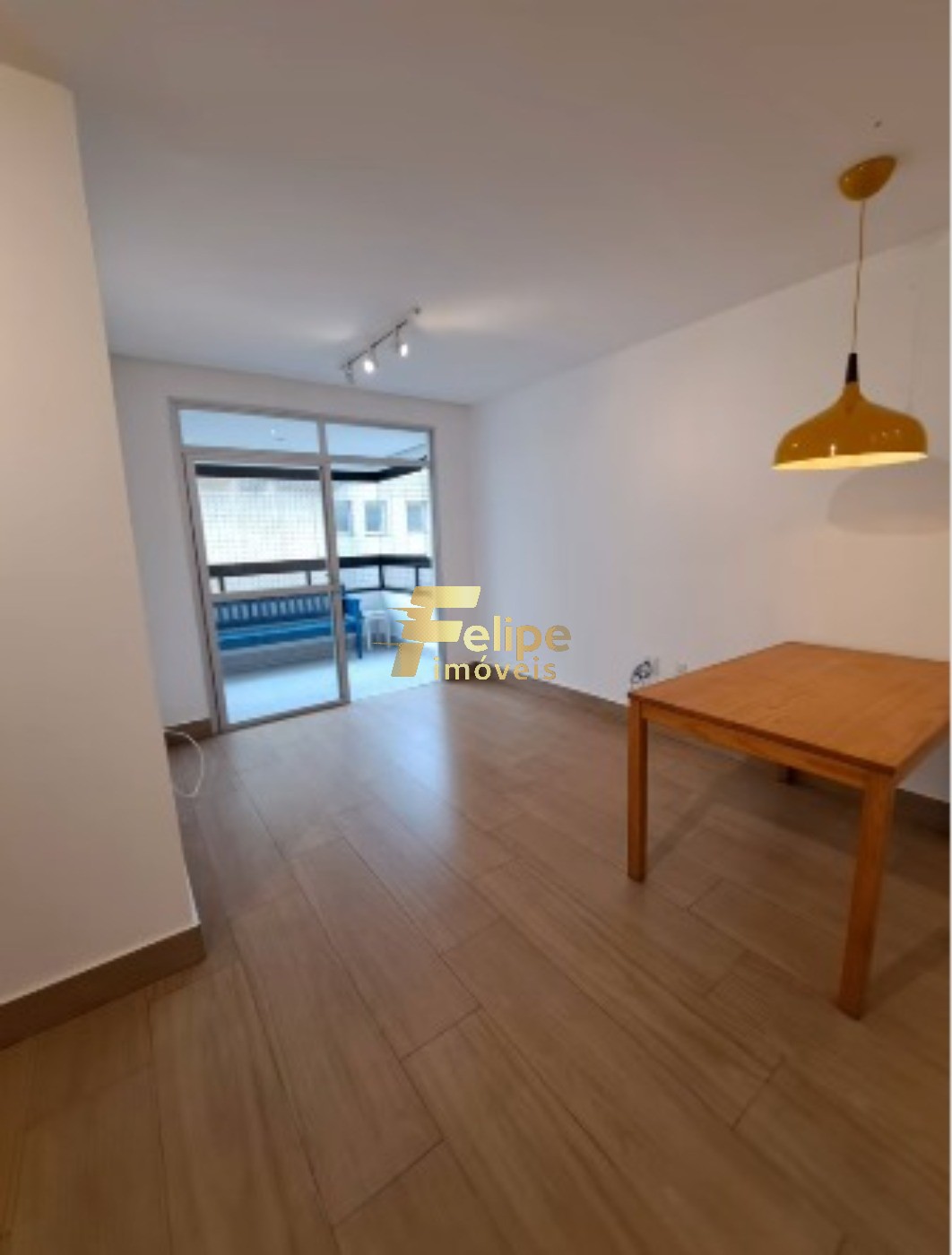 Apartamento à venda com 2 quartos, 70m² - Foto 1