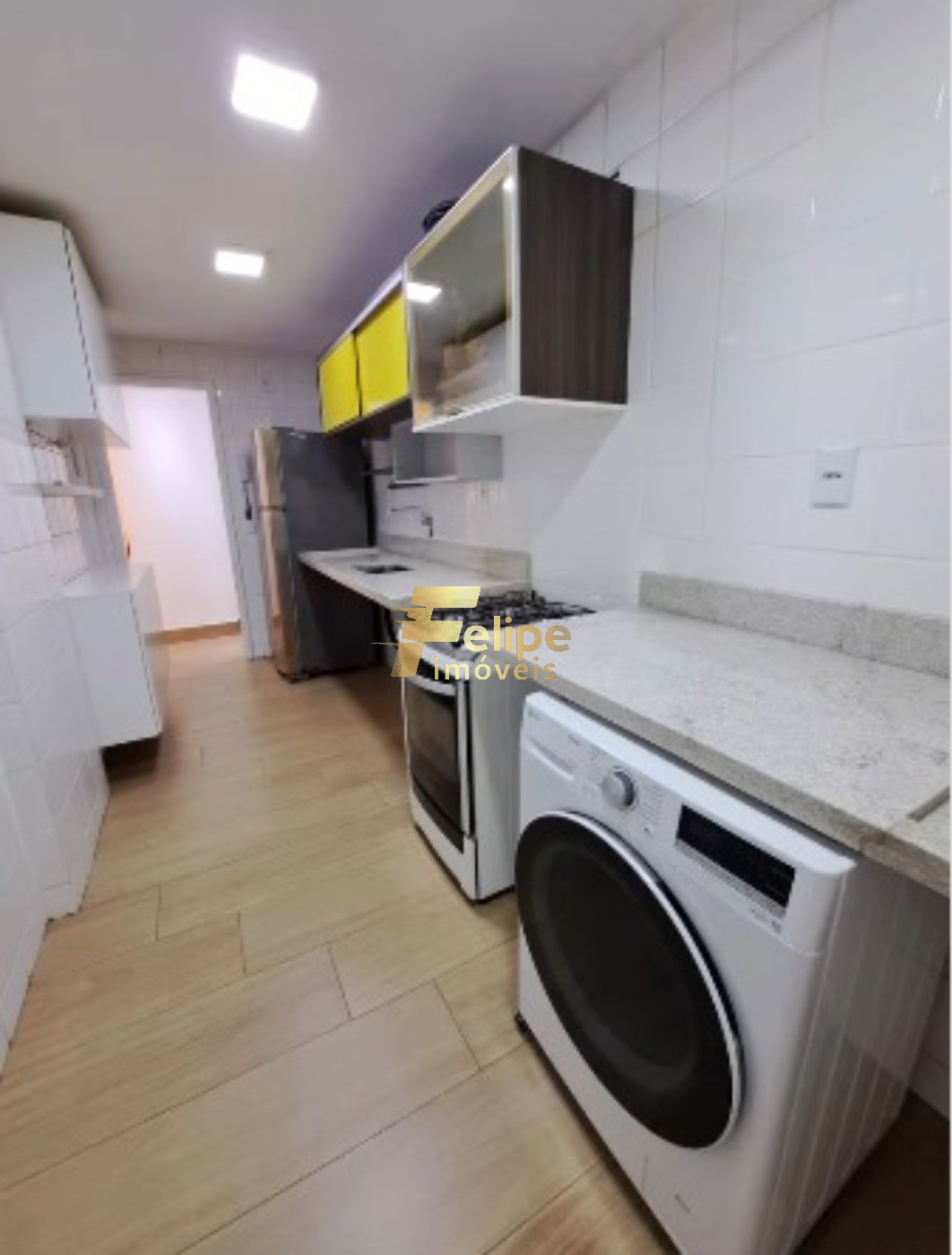 Apartamento à venda com 2 quartos, 70m² - Foto 3