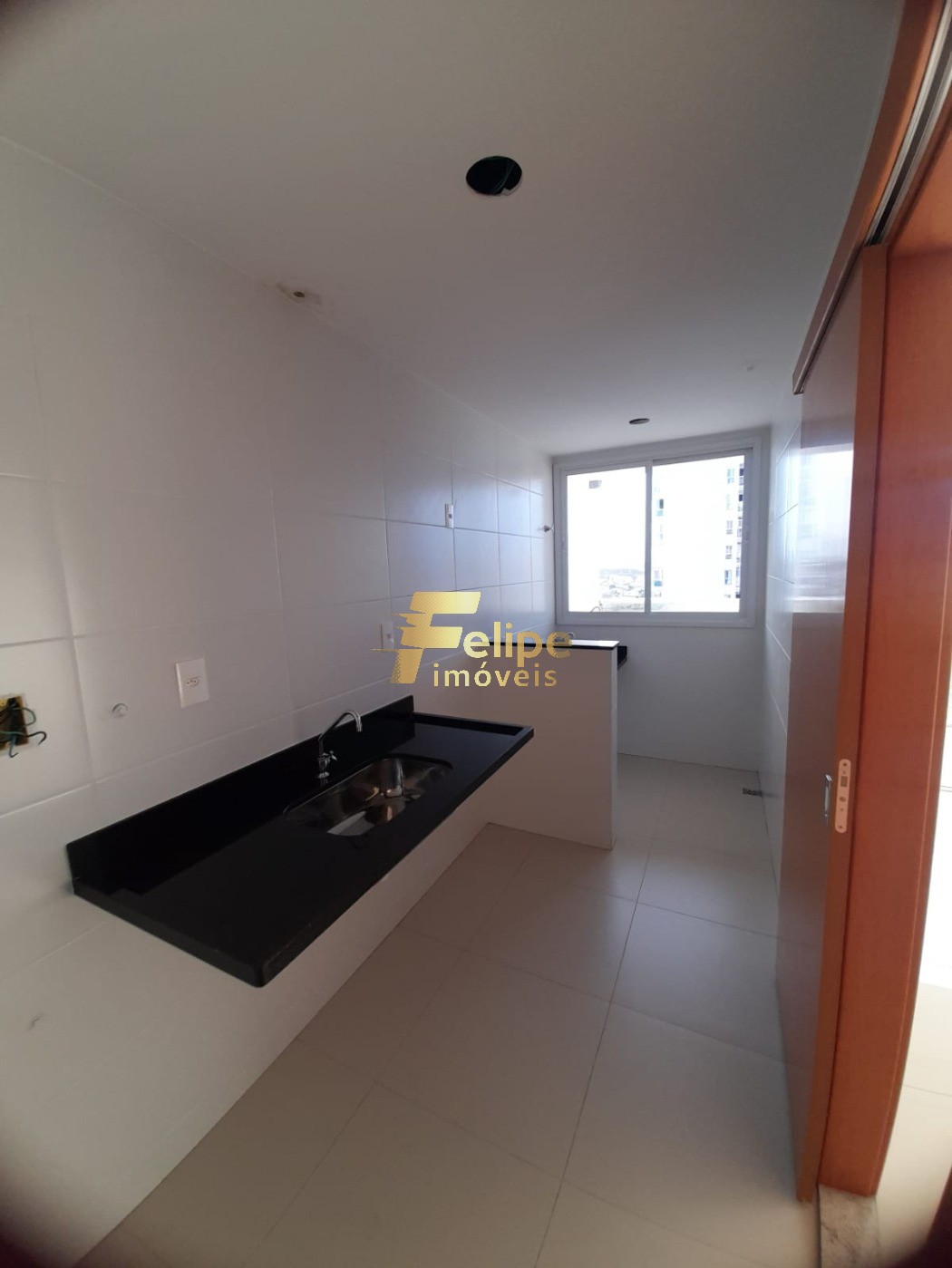 Apartamento à venda com 2 quartos, 64m² - Foto 4